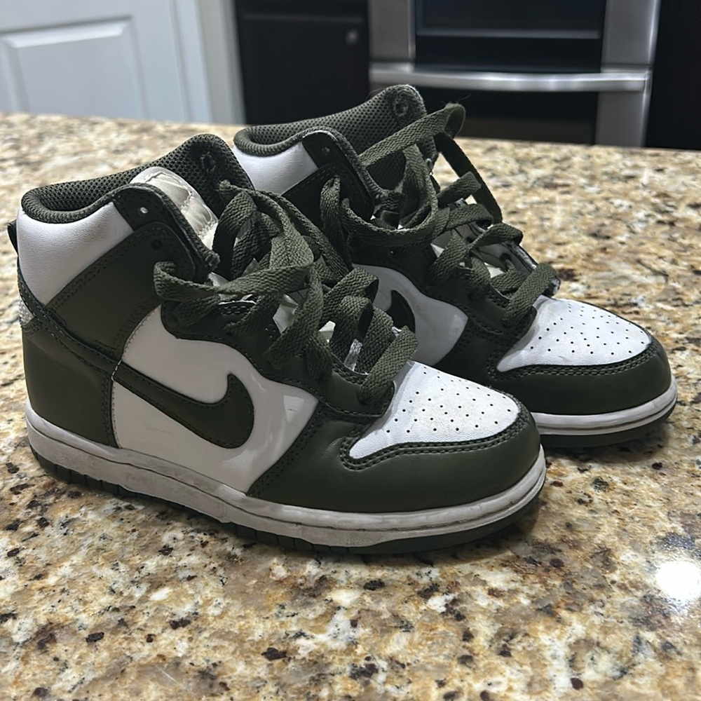 Nike 1’s